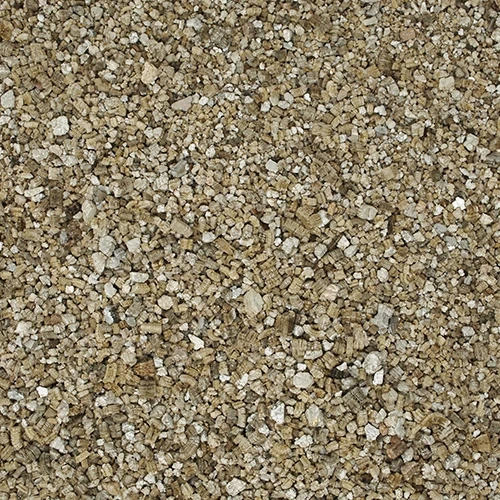 Medium grade vermiculite: coarse gold-brown mineral flakes