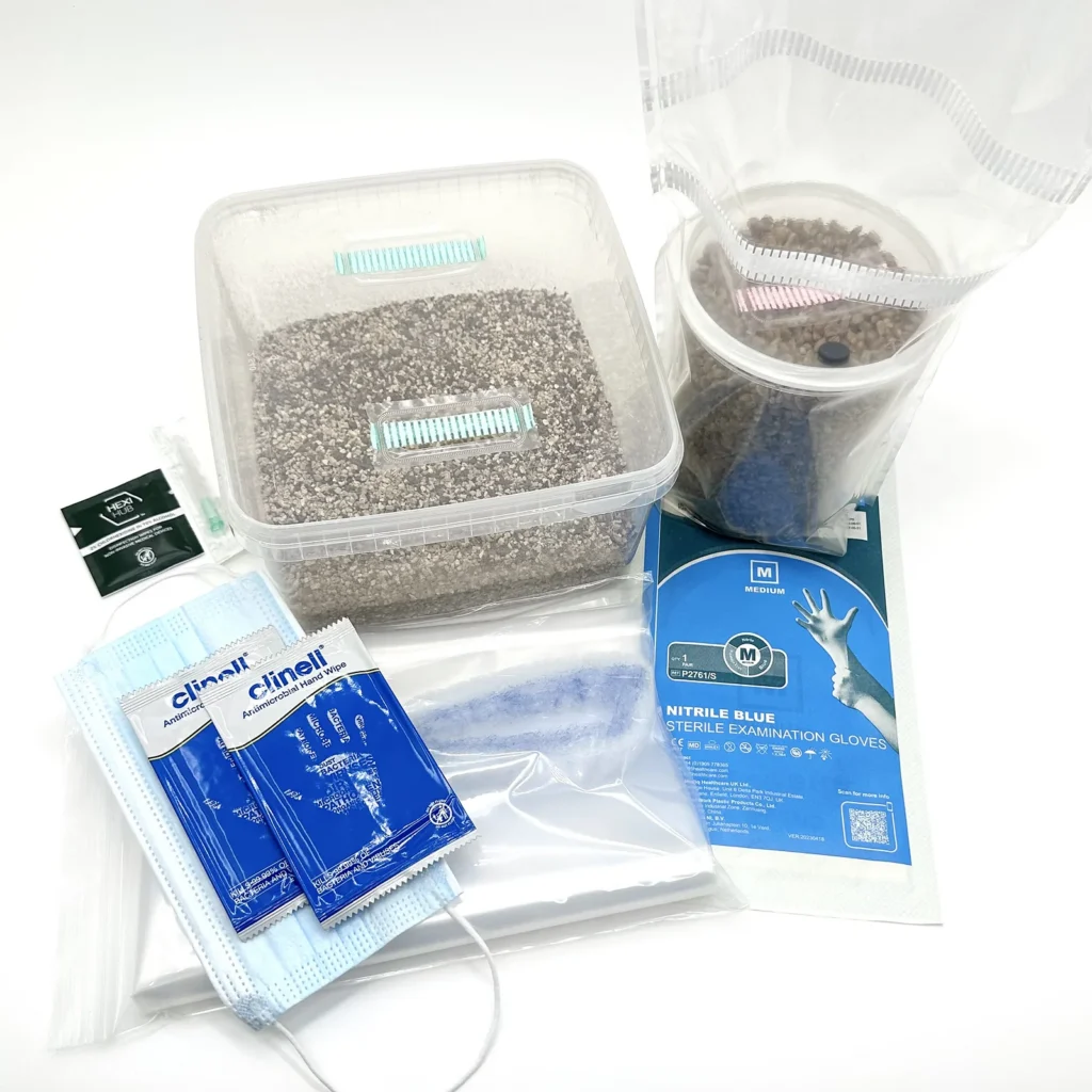 Everything in the XXL MonoBox Grow Kit: SpawnTub, MonoBox tub, coir substrate, XXL Grow Tent with filter material and the Hygiene Kit